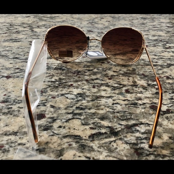 Brown luxury sunglasses with UV protection. NWOT. - Picture 5 of 5